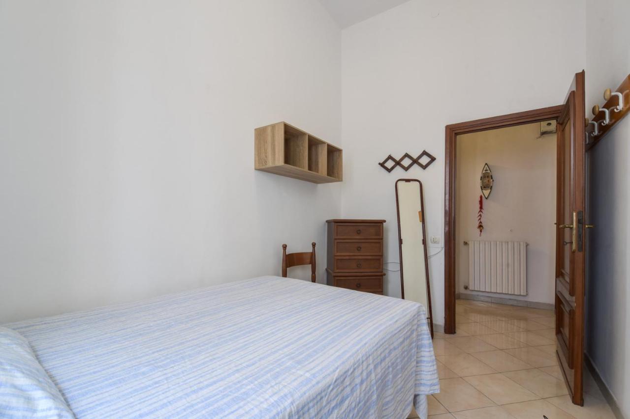Seaside Haven: Porto Santo Stefano Apartment with Beach Access Exterior photo